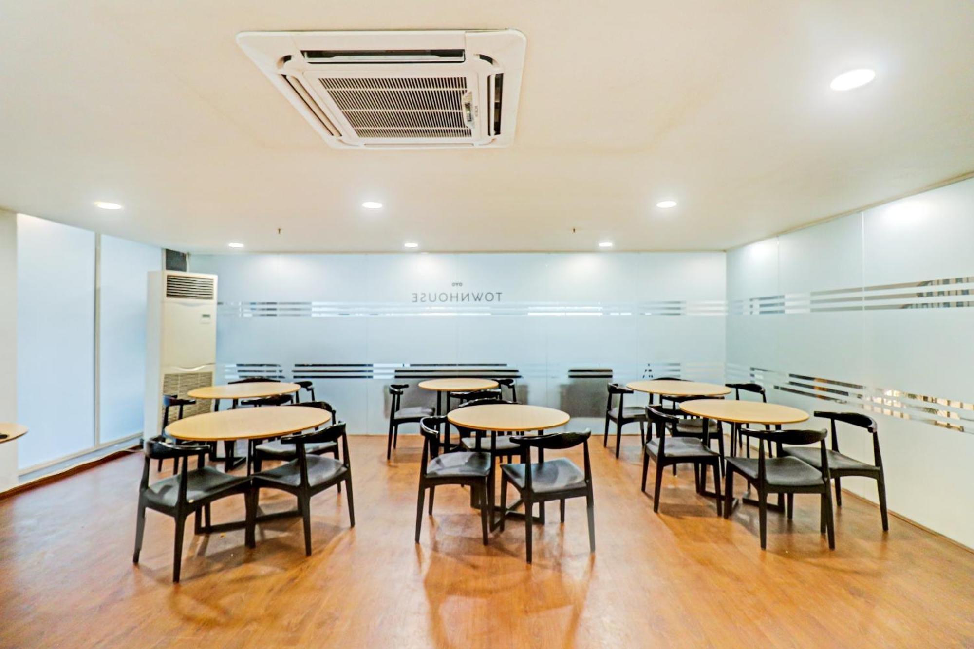 Hotel Townhouse Sector 30 Near Botanic Garden Of Indian Republic Noida Exterior foto