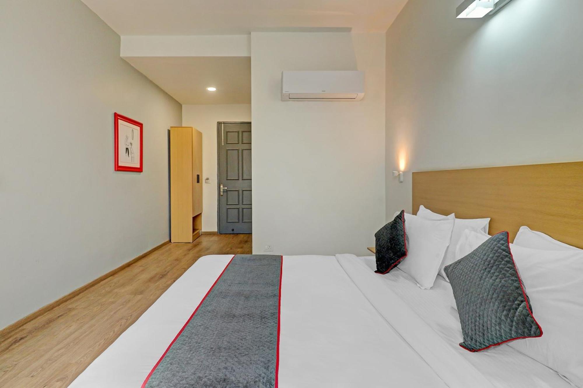 Hotel Townhouse Sector 30 Near Botanic Garden Of Indian Republic Noida Exterior foto