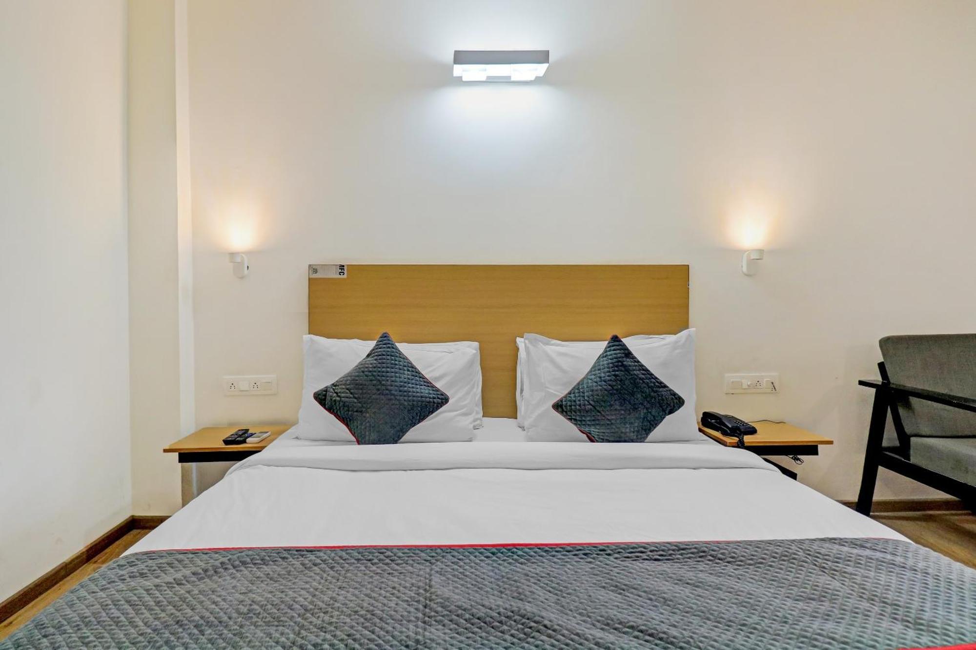 Hotel Townhouse Sector 30 Near Botanic Garden Of Indian Republic Noida Exterior foto