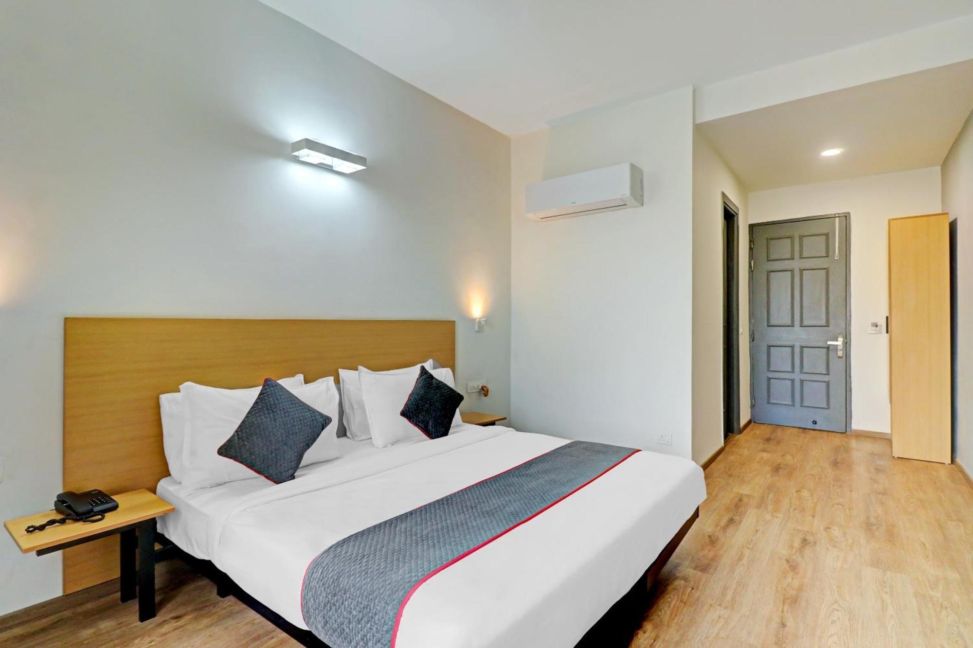 Hotel Townhouse Sector 30 Near Botanic Garden Of Indian Republic Noida Exterior foto