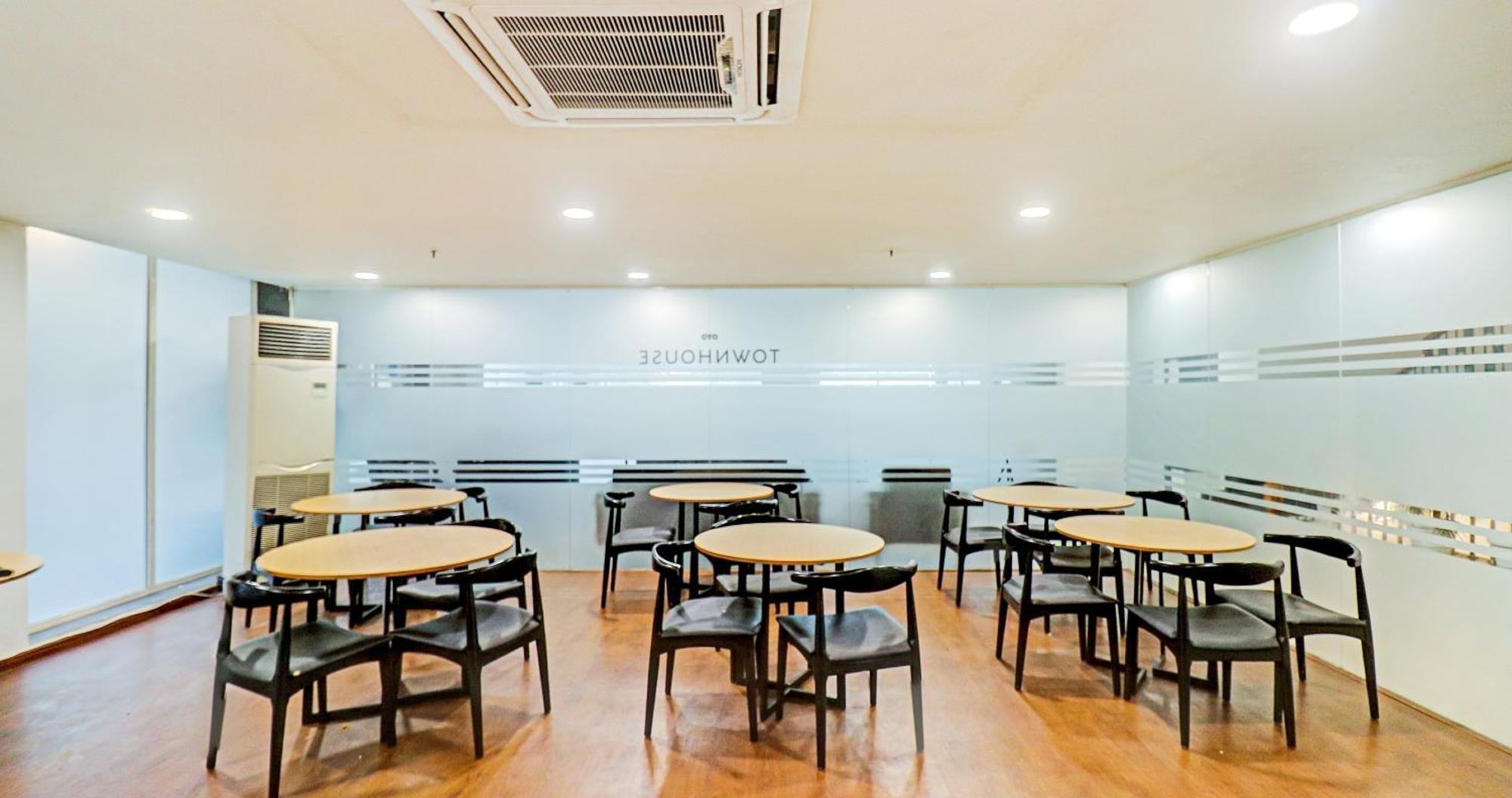 Hotel Townhouse Sector 30 Near Botanic Garden Of Indian Republic Noida Exterior foto