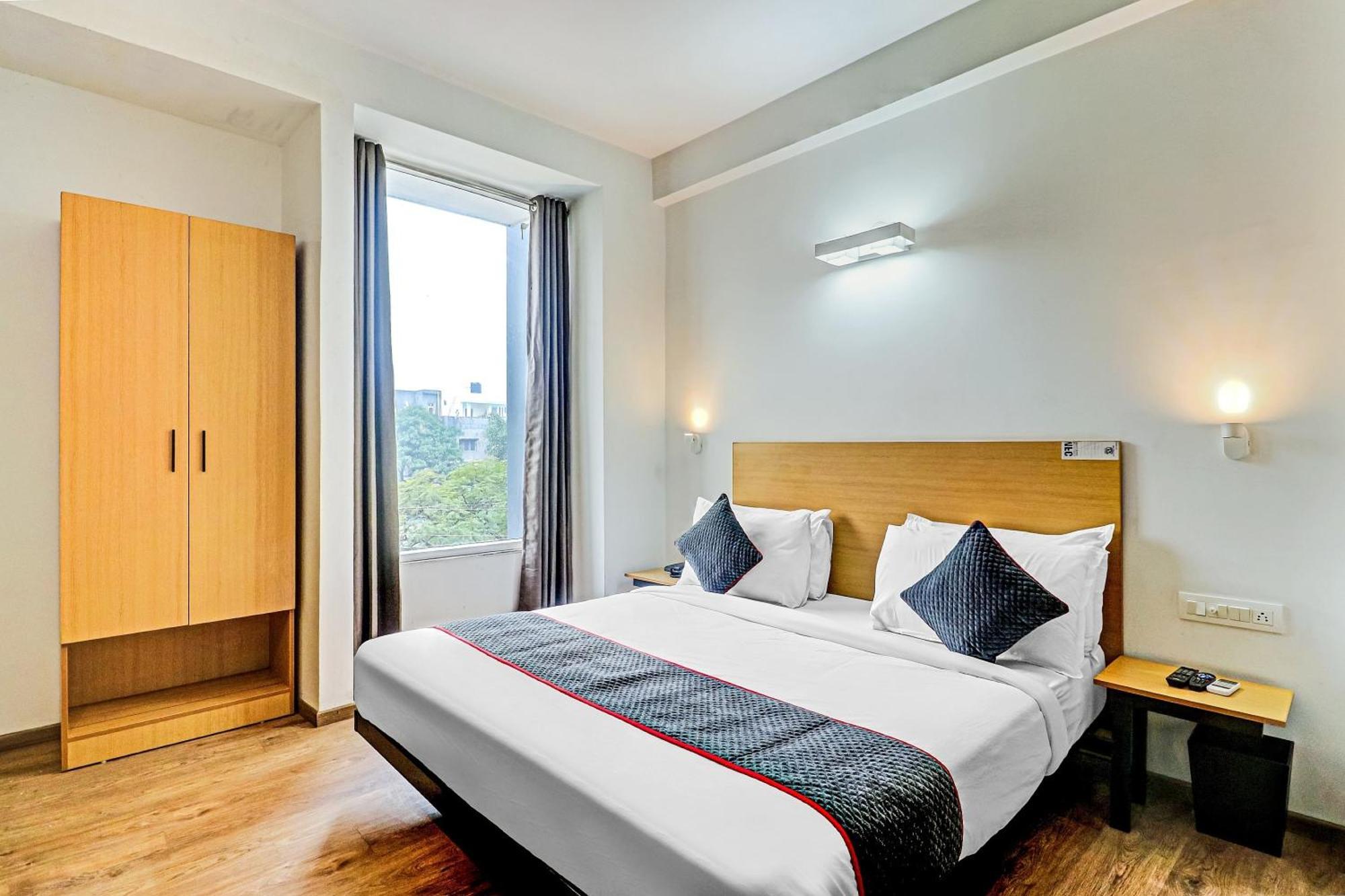 Hotel Townhouse Sector 30 Near Botanic Garden Of Indian Republic Noida Exterior foto
