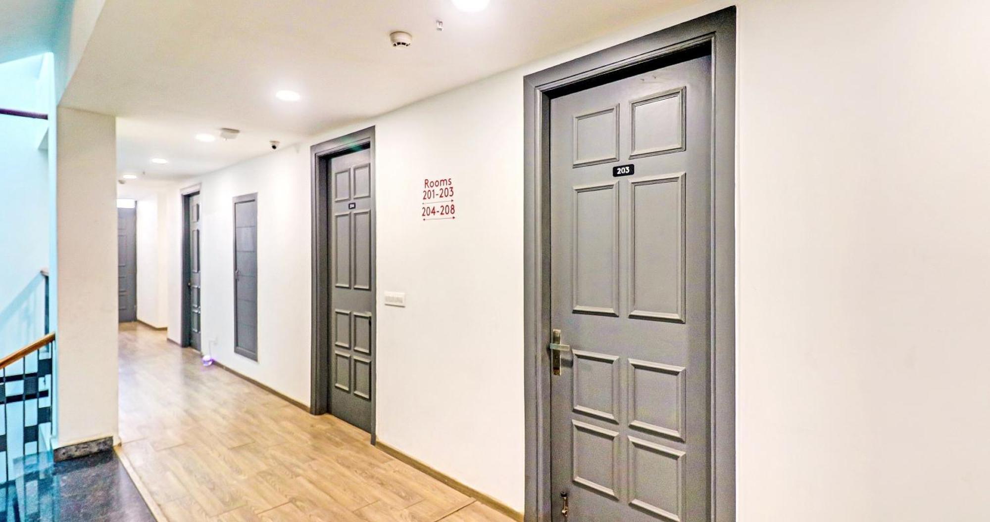Hotel Townhouse Sector 30 Near Botanic Garden Of Indian Republic Noida Exterior foto
