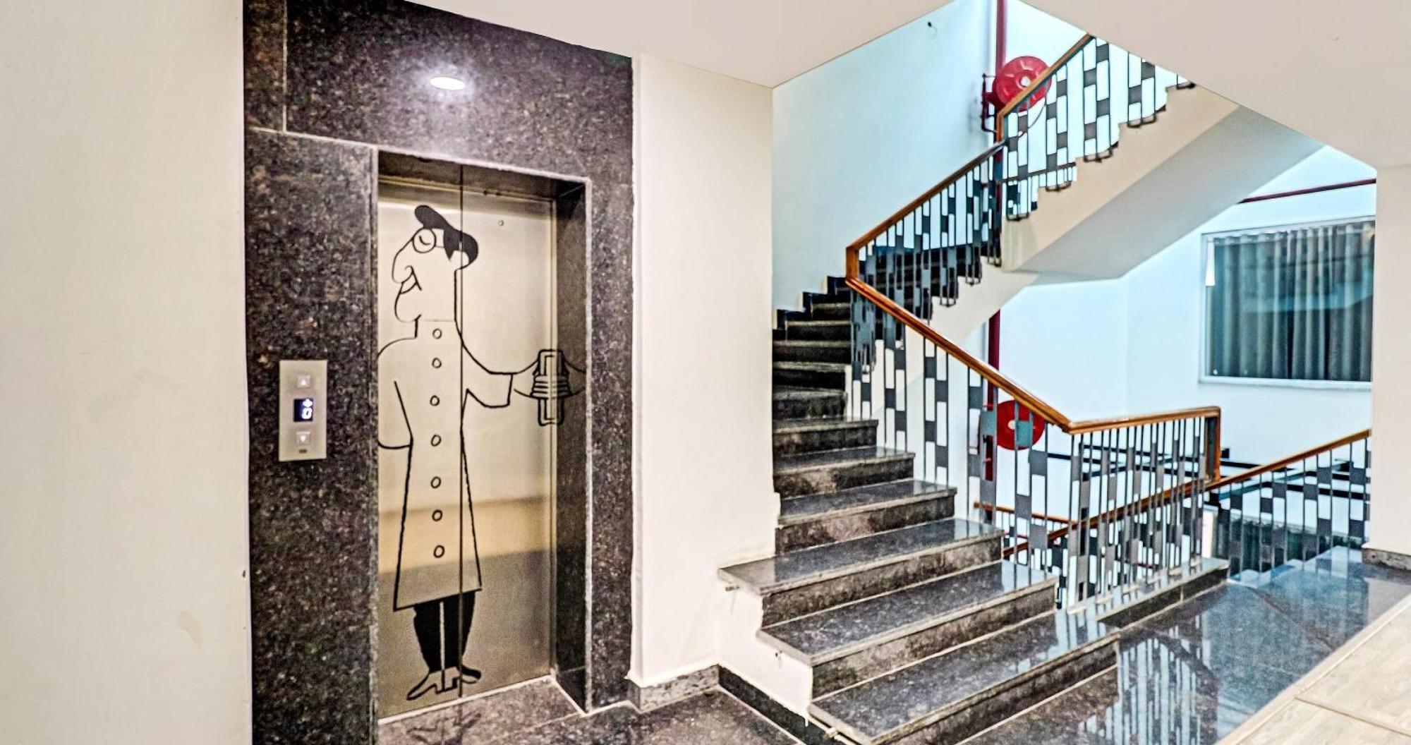 Hotel Townhouse Sector 30 Near Botanic Garden Of Indian Republic Noida Exterior foto